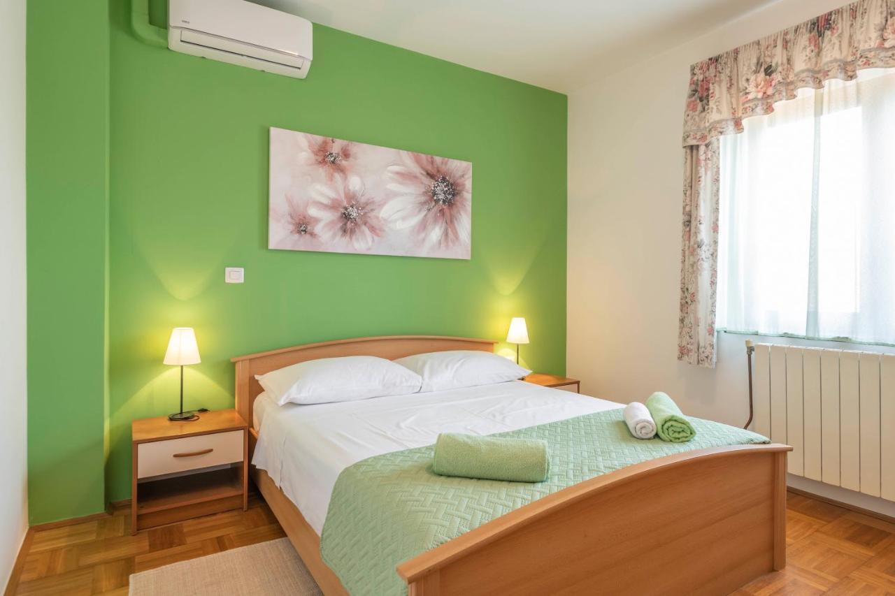 Villa Margerita With Private Pool, Yard And Parking Kaštelir Екстериор снимка