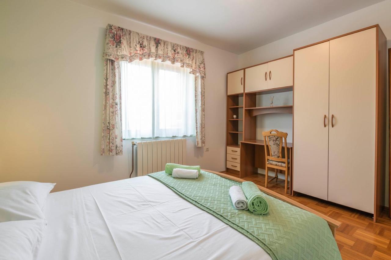 Villa Margerita With Private Pool, Yard And Parking Kaštelir Екстериор снимка