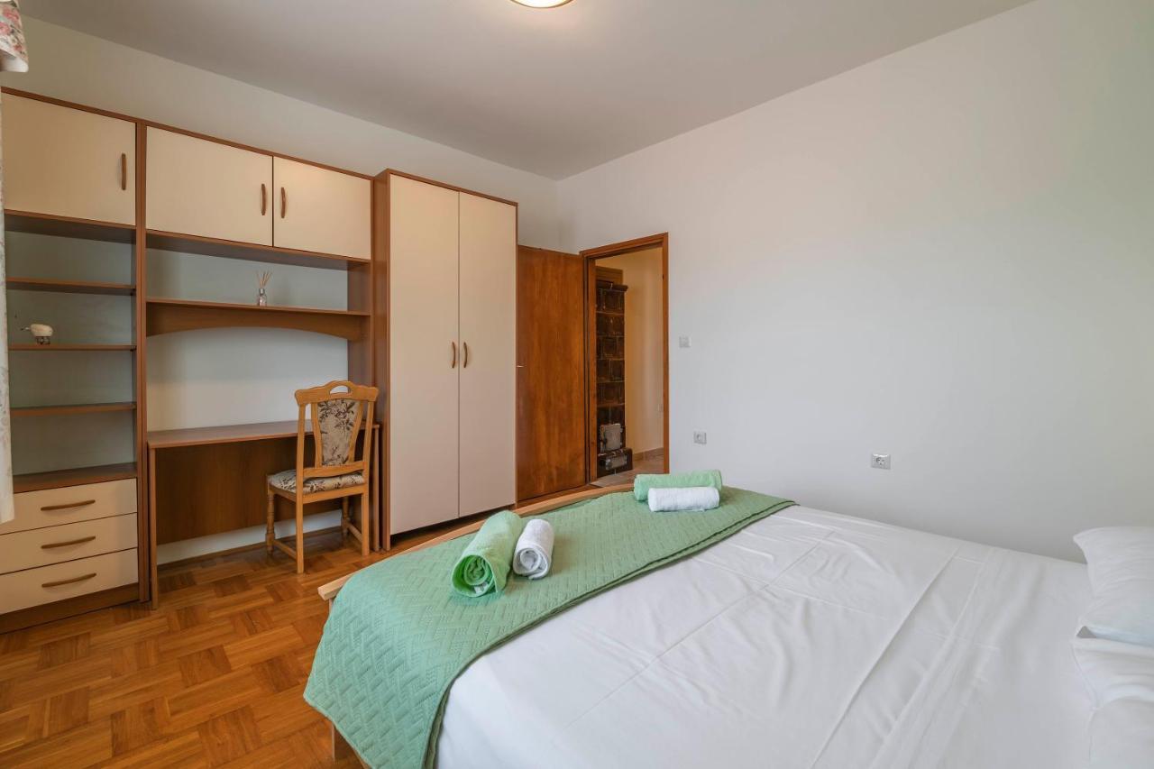 Villa Margerita With Private Pool, Yard And Parking Kaštelir Екстериор снимка