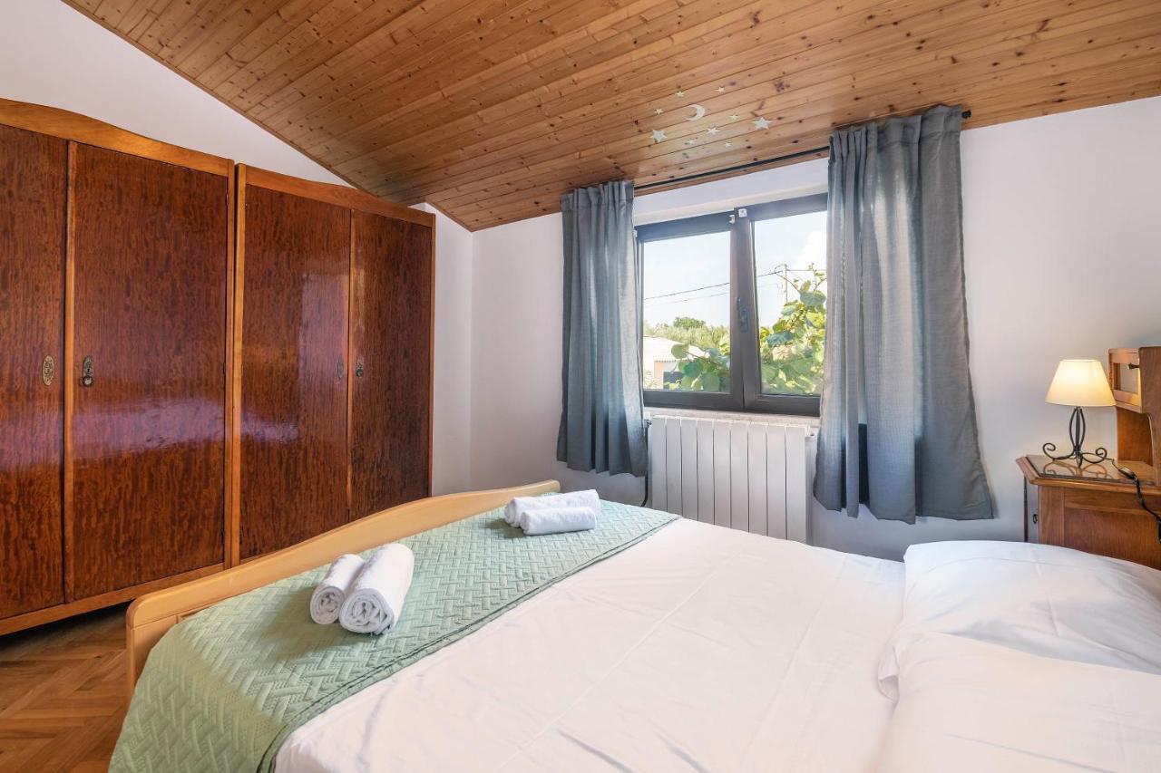 Villa Margerita With Private Pool, Yard And Parking Kaštelir Екстериор снимка
