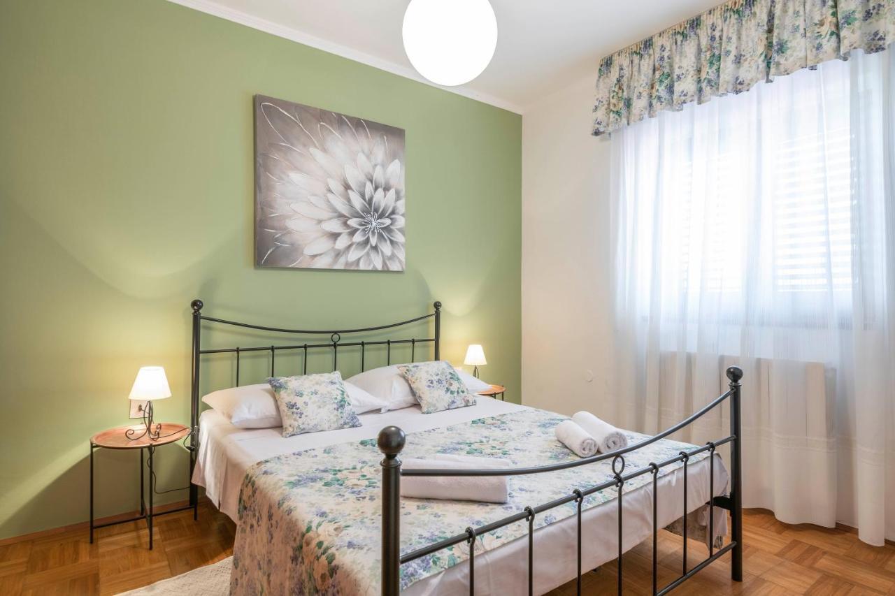 Villa Margerita With Private Pool, Yard And Parking Kaštelir Екстериор снимка