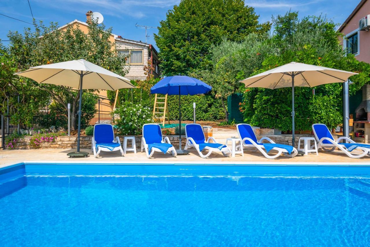 Villa Margerita With Private Pool, Yard And Parking Kaštelir Екстериор снимка
